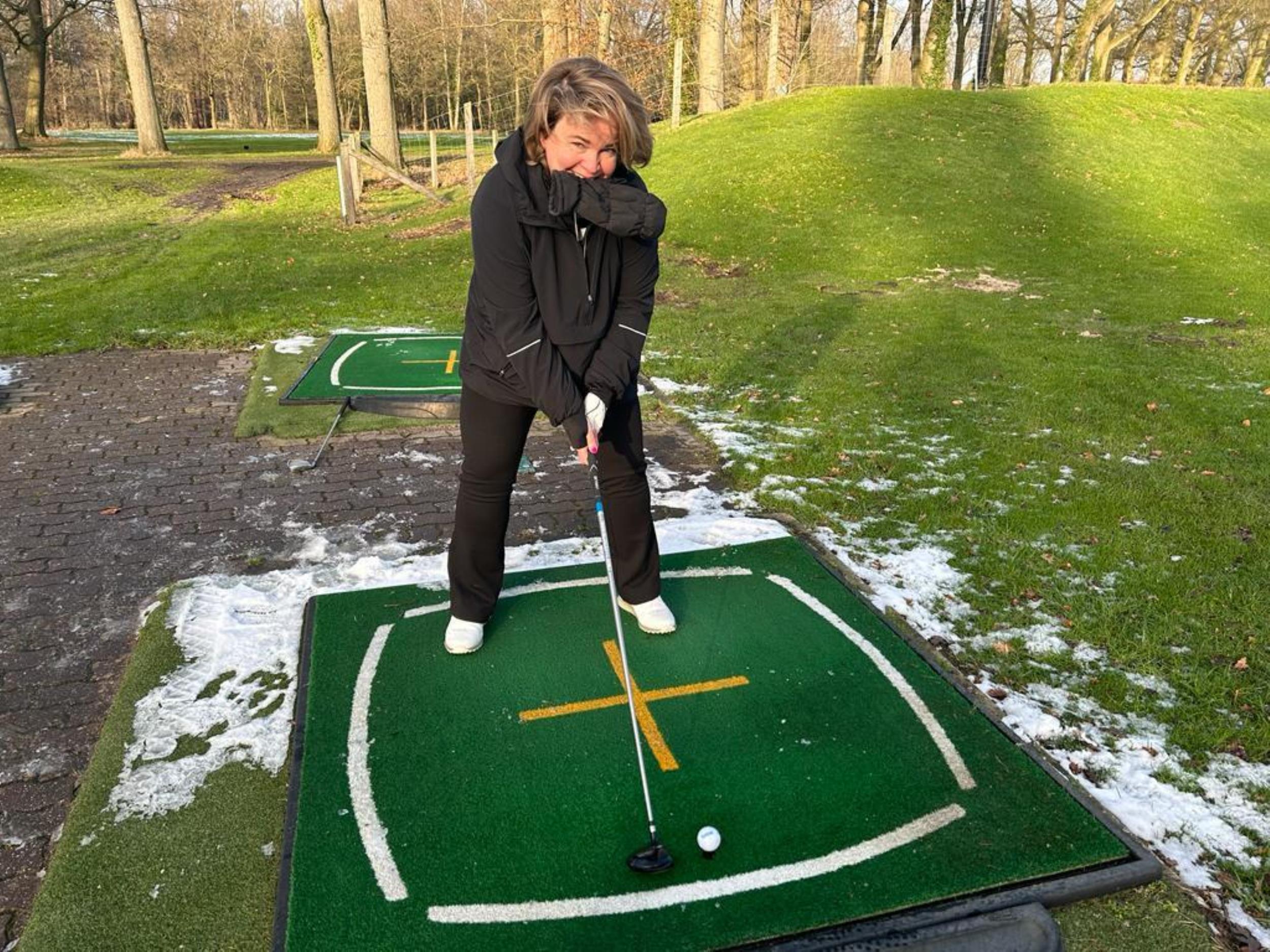 We hebben een pottenkijker en dat doet Roy’s golfspel geen goed