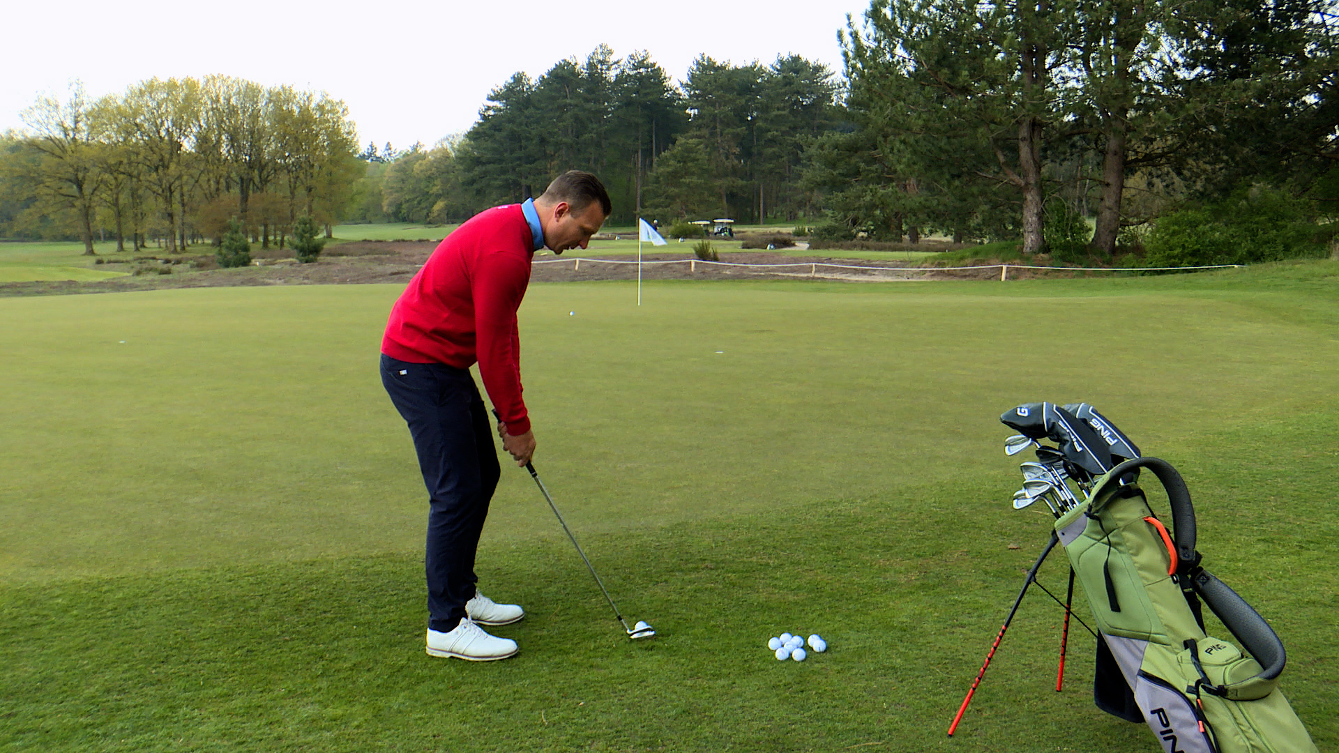 Chippen oplijnen en de slag (2) • Golf.nl