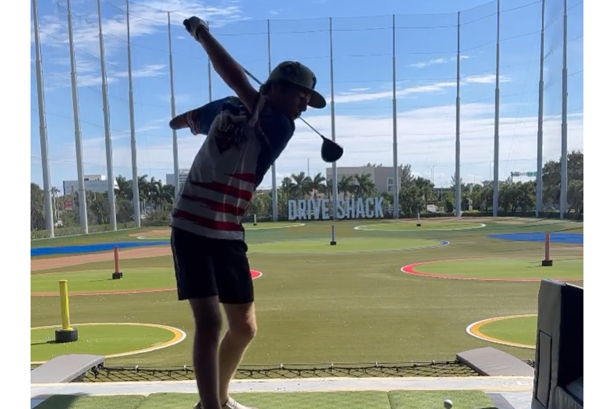 Beeld: Instagram @onearmgolfer