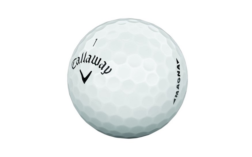 De Callaway Magna golfbal is net iets groter dan een normale golfbal.