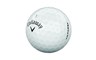 De Callaway Magna golfbal is net iets groter dan een normale golfbal.