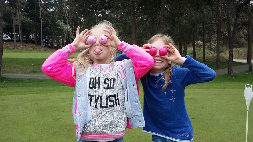 Spelenderwijs leren golfen voor kinderen