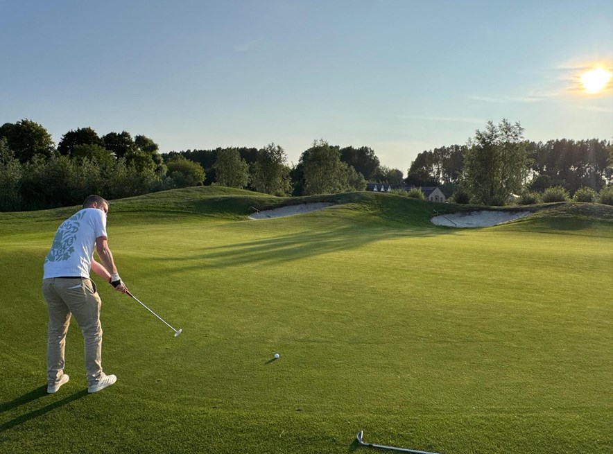 Roy putt op de Kroonprins