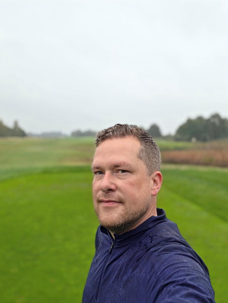 Roy speelt voor het eerst 18 holes alleen