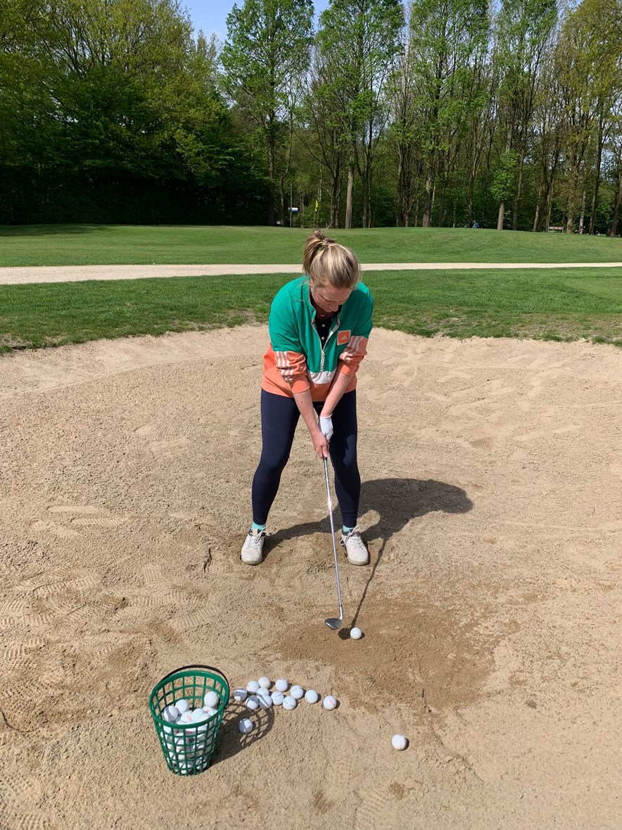 Bunkerles golfen tijdens zwangerschap Eefje
