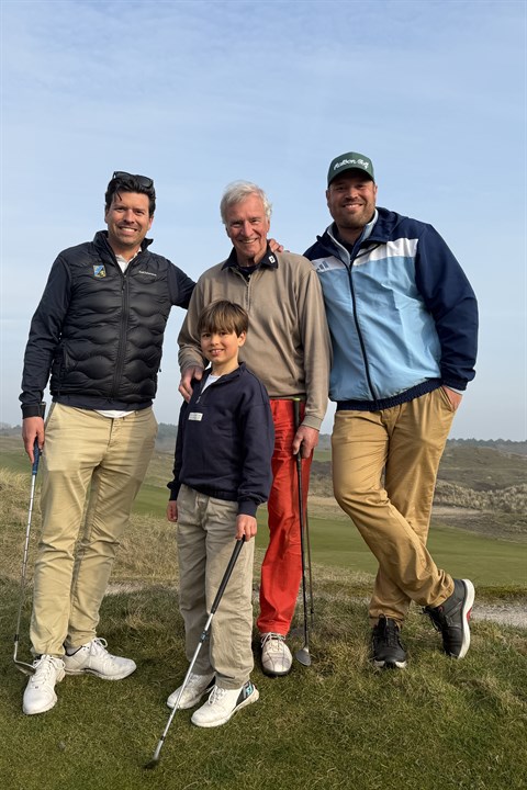 Beeld: v.l.n.r.: Pieter en zoon Mees, opa Frank en Floris