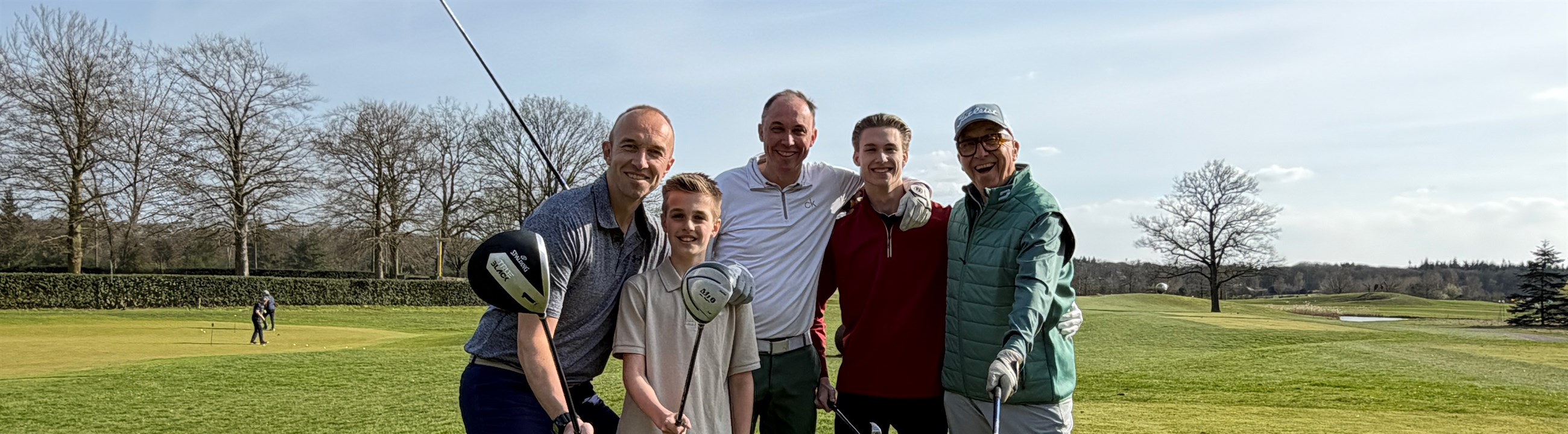 Beeld: v.l.n.r.: Jesse en zoon Boaz, Joram en zoon Cas en opa Cees