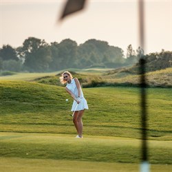 Beeld: Approach the green