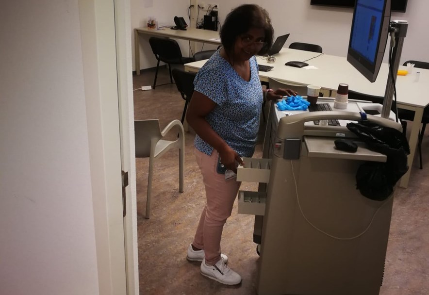 Asha Radjkoemar, verpleegkundige en golfer