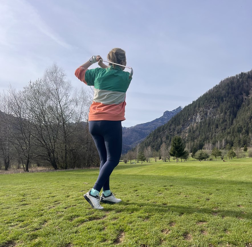 Eefje ging golfen tijdens haar Wintersportvakantie in Oostenrijk - GOLF.NL - golfen in Tirol