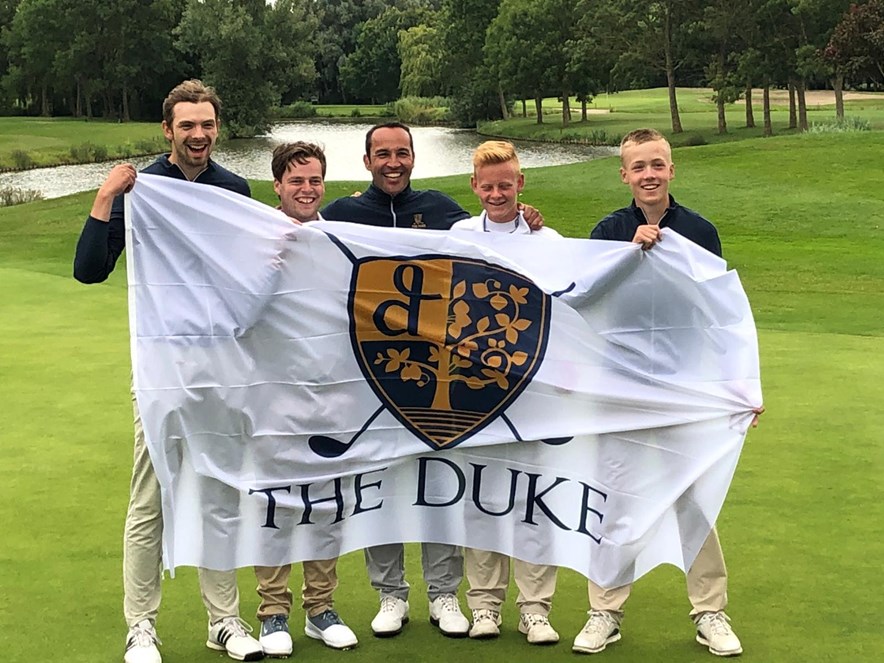 Het jeugdteam van The Duke uit Nistelrode Nederlands kampioen 9 holes