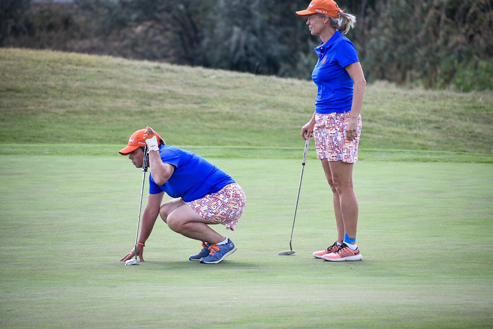 Renee de Ruijter en Siene Dresselhuys in de foursome bij het ELTK.