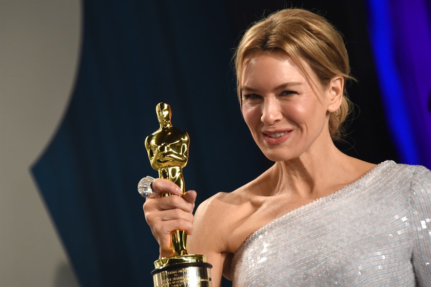 Beeld: Getty Images- Renée Zellweger met de oscar voor beste actrice voor haar rol in Judy - 2020