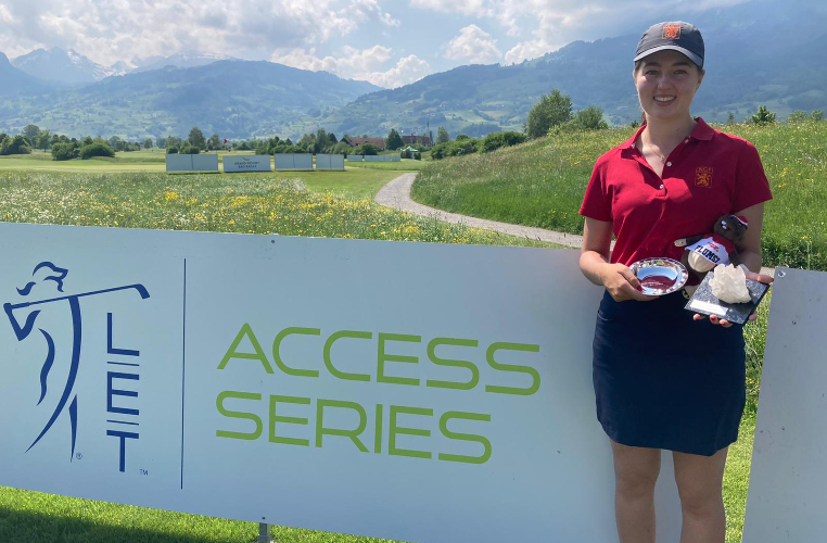 De Nederlandse topgolfster Lauren Holmey wint het Flumserberg Ladies Open in 2022