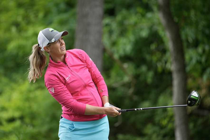 Amy Olson 31 weken zwanger speelt mee in LPGA toernooi