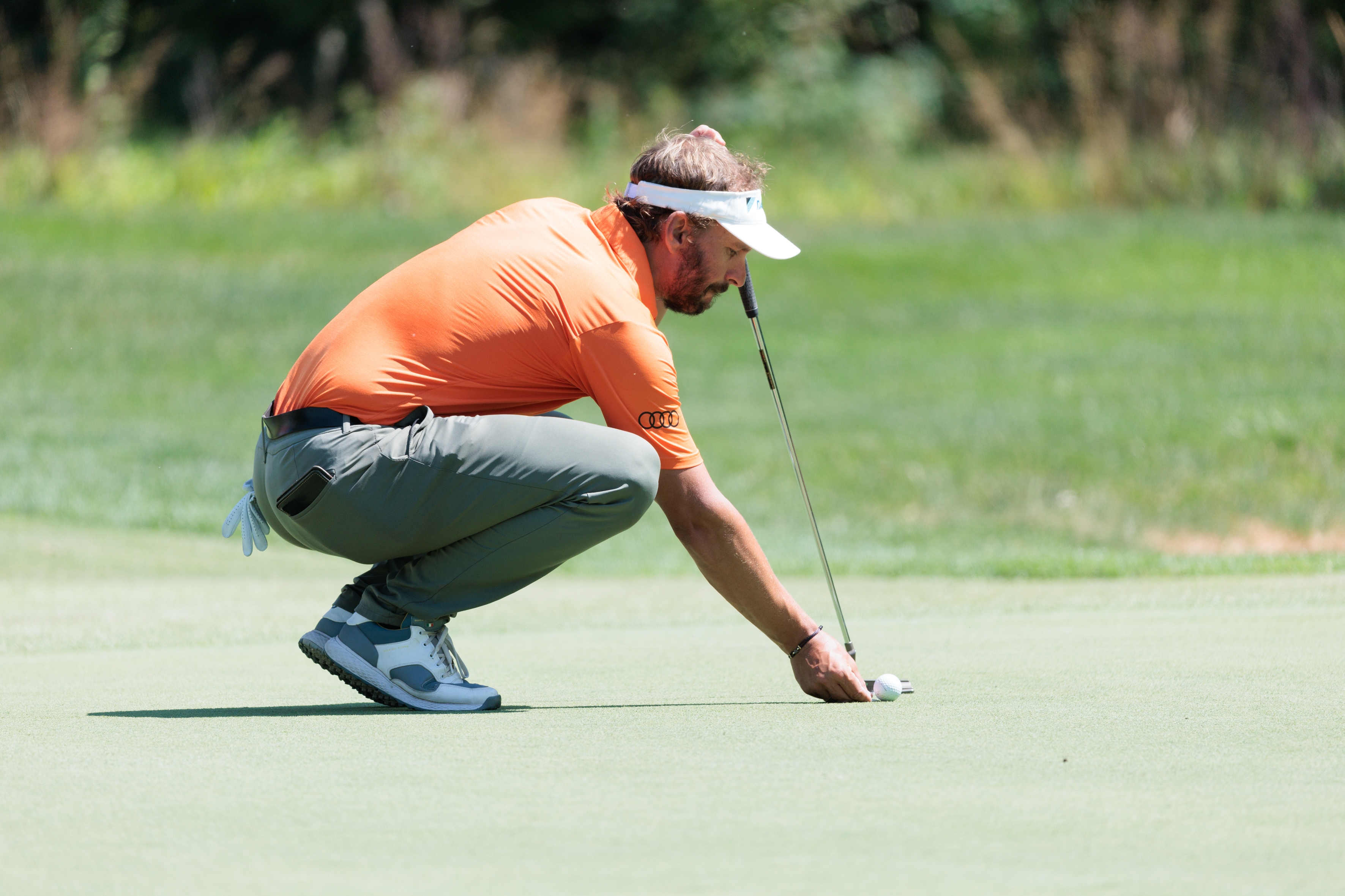 Joost Luiten markeert golfbal