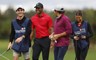 De Amerikaanse topgolfer Tiger Woods met zoon Charlie en dochter Sam tijdens het PNC Championship 2023