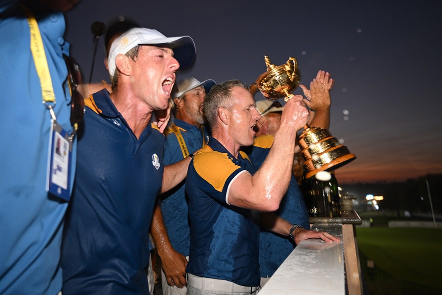 De golfers van Team Europe vieren feest na het winnen van de Ryder Cup in Rome