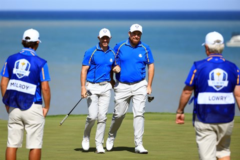 De (Noord-)Ierse topgolfers Rory McIlroy en Shane Lowry tijdens de Ryder Cup van 2021