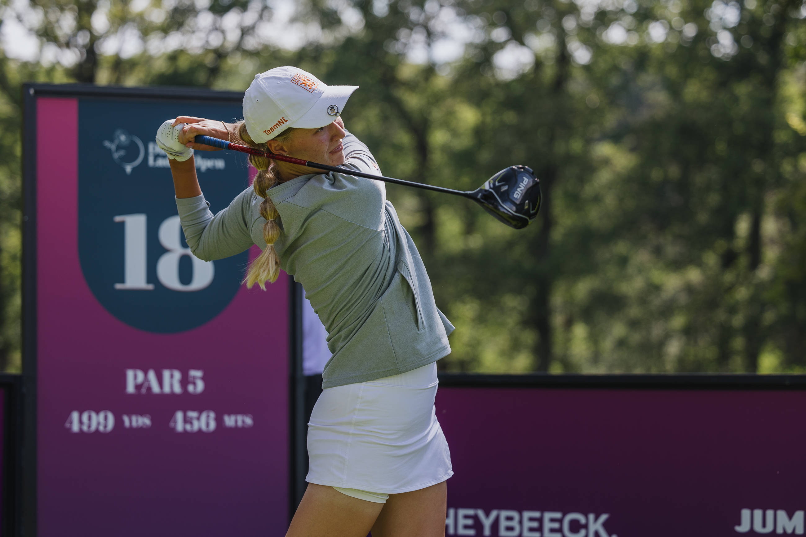 Beeld: Approach the green / Edwin Vermaas