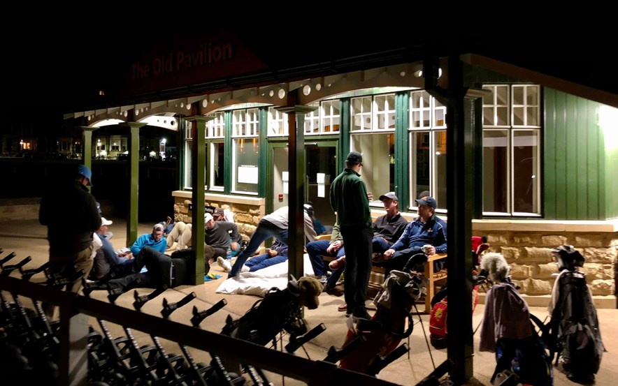 Wachtrij golfers st andrews