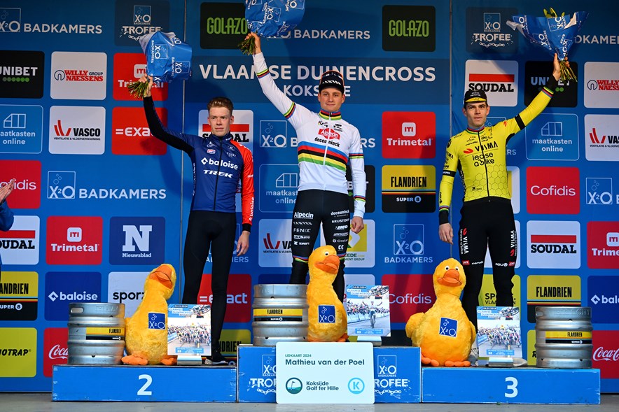 Mathieu van der Poel ontvangt lidmaatschap Koksijde - GOLF.NL