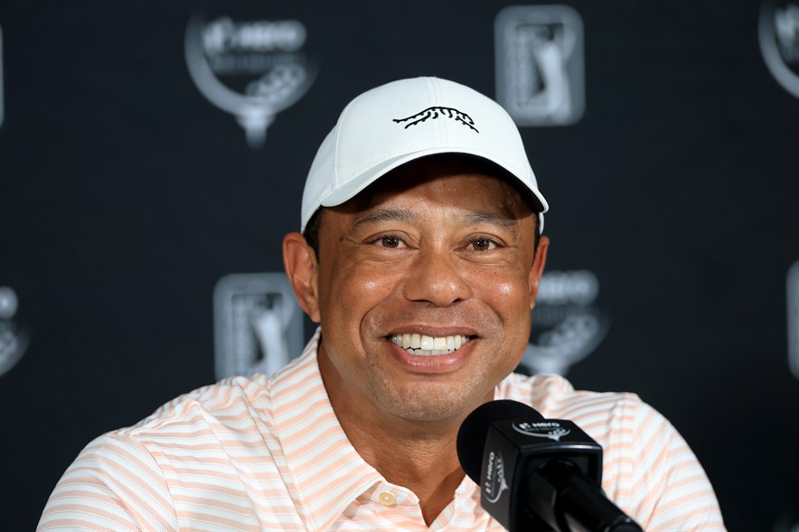 Tiger Woods staat de pers te woord voorafgaand aan Hero World Challenge 