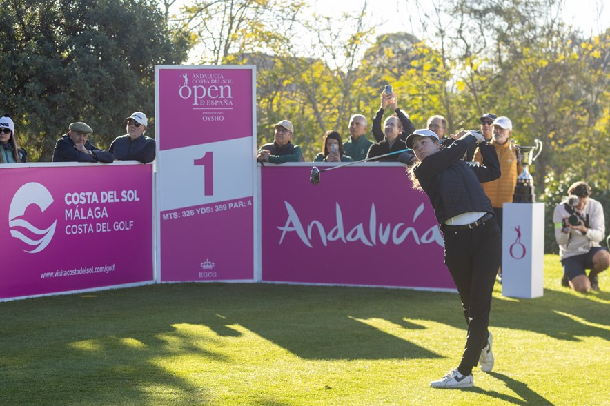 De Nederlandse topgolfster Lauren Holmey in actie in het Spaans Open op de Ladies European Tour in 2025