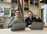 Christine Saxton en Liselotte Wouters beginnen aan een breinbreker:  De vrijwilligersindeling voor de Solheim Cup 2026