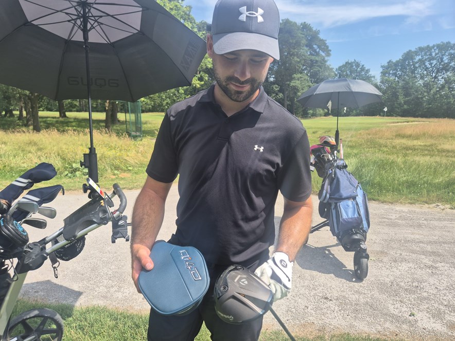 Justin met zijn TaylorMade Driver Qi4D