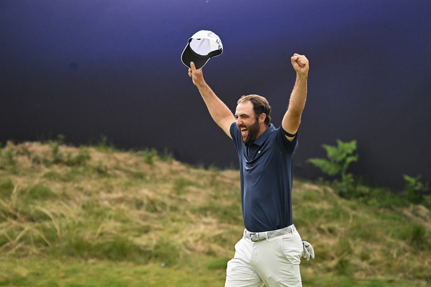 De Amerikaanse topgolfer Scottie Scheffler wint het Brits Open van 2025