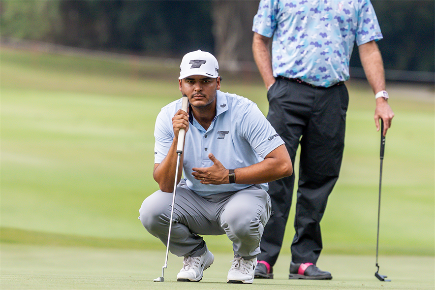 Sebastian Munoz mist putt