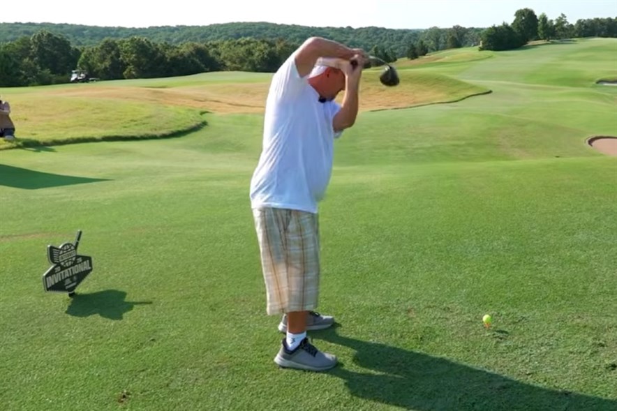 Dit is de bizarre golfswing van The Duke