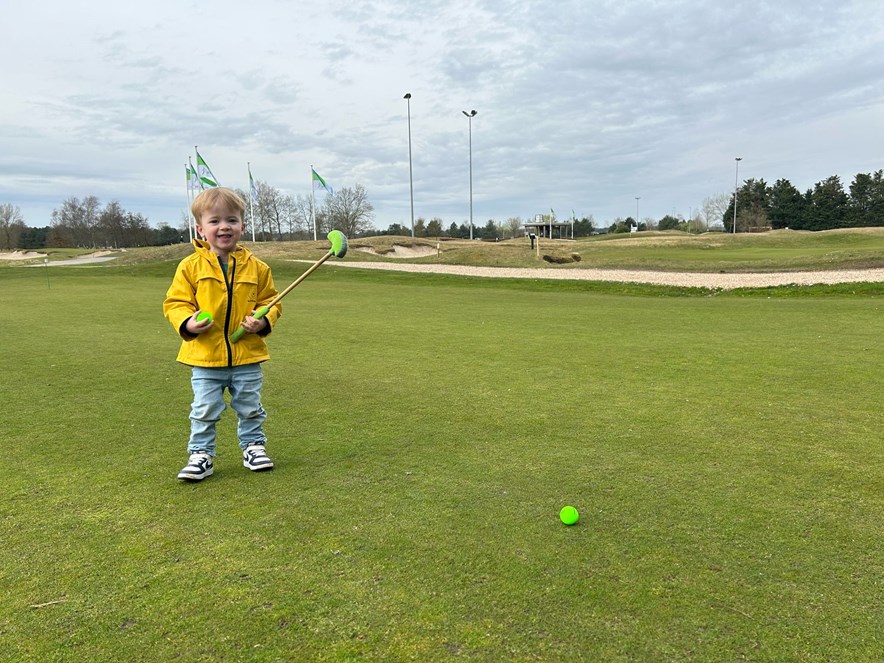 Mees Peuters onder par - een praktische gids voor ouders om hun kind mee naar de golfbaan te nemen