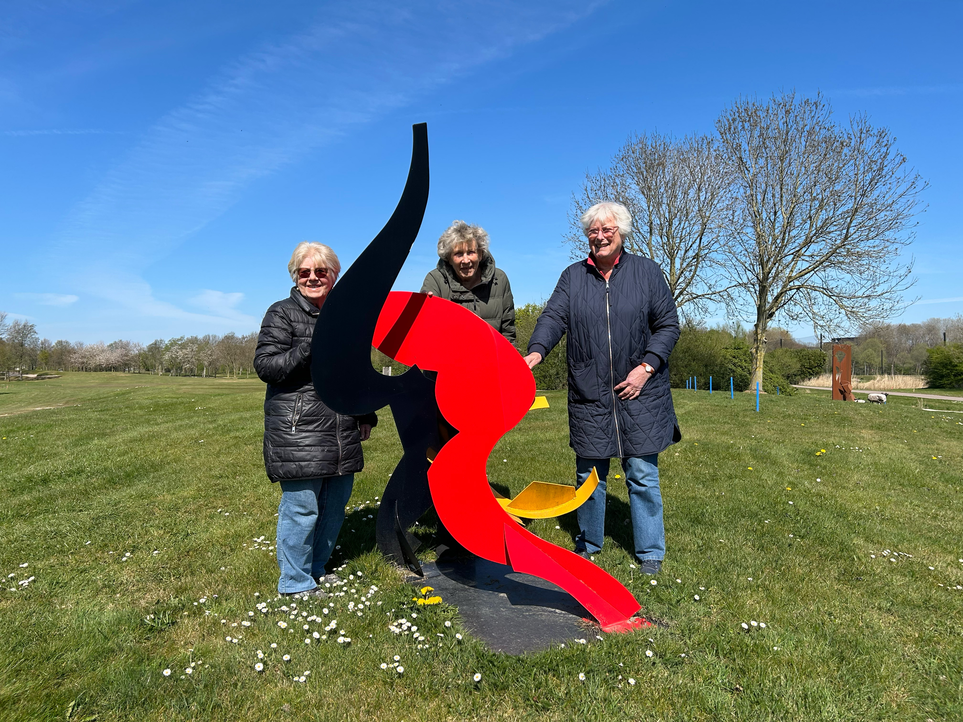 Beeld: Kunstcommissie Golfbaan De Hoge Dijk: Martie, Karin en Miep