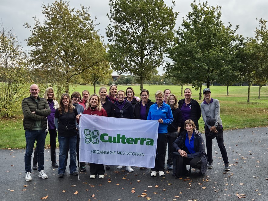 zeven vrouwelijke greenkeepers werken als vrijwilliger in de Solheim Cup