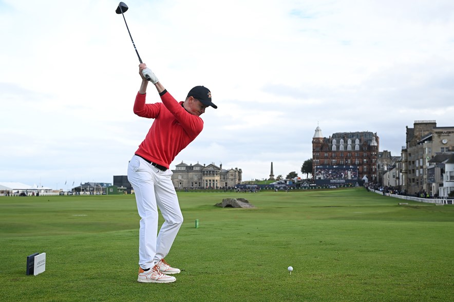 De Nederlandse topgolfer Daan Huizing in actie tijdens het Alfred Dunhill Links Championship op de Old Course in 2023