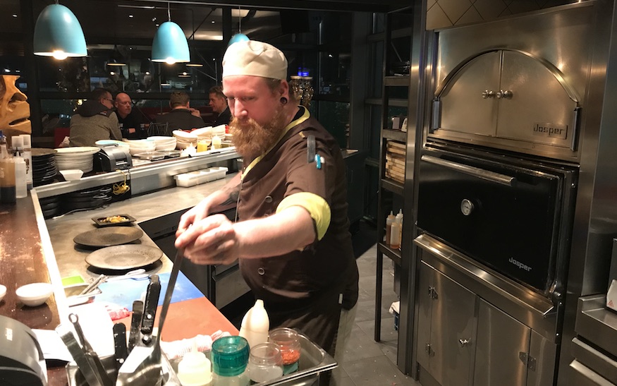 De kok van Golfcenter Seve in actie 