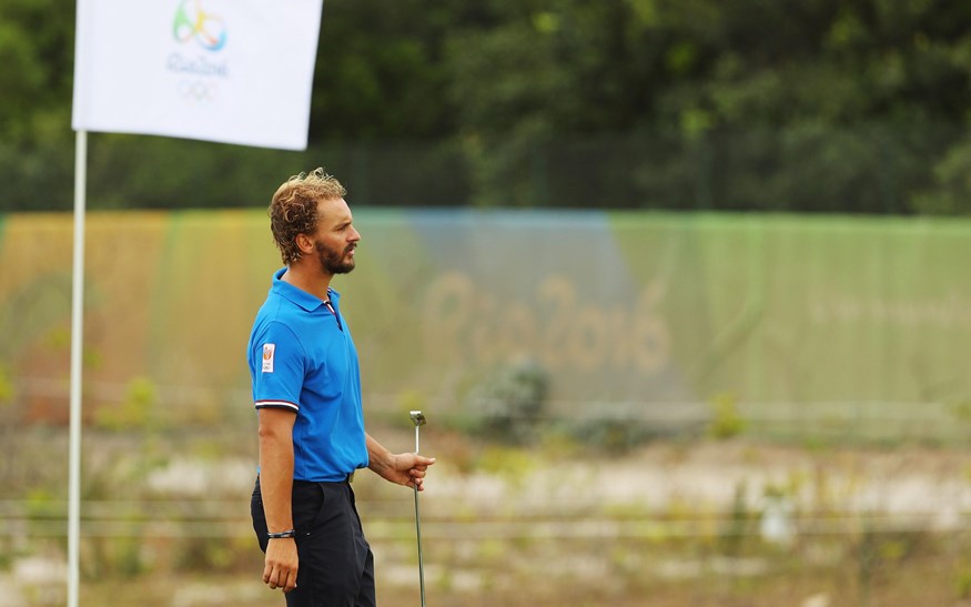 Joost Luiten bij een oefenronde op de olympische baan op maandag