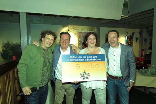 Op foto van rechts naar links Jochem Myjer, Jos van Wamel, Andre en Nancy Polderman.
