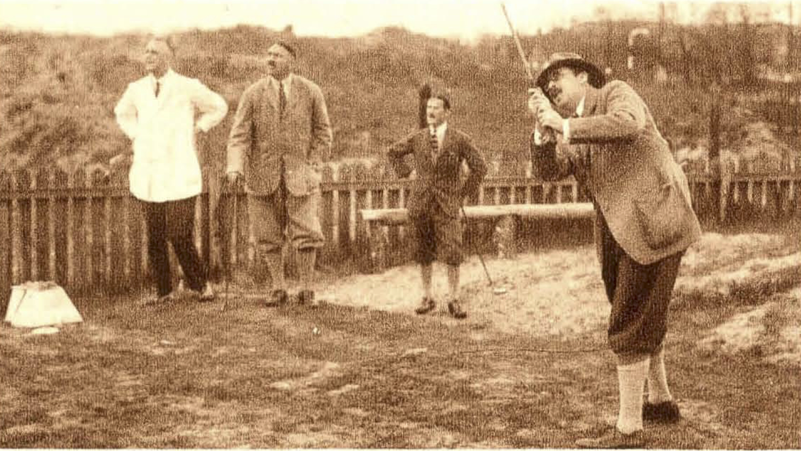 E. Michiels, O'Connor, Van Waveren, en Ramshaw in de competitiewedstrijd Haagsche-Kennemer in 1924.