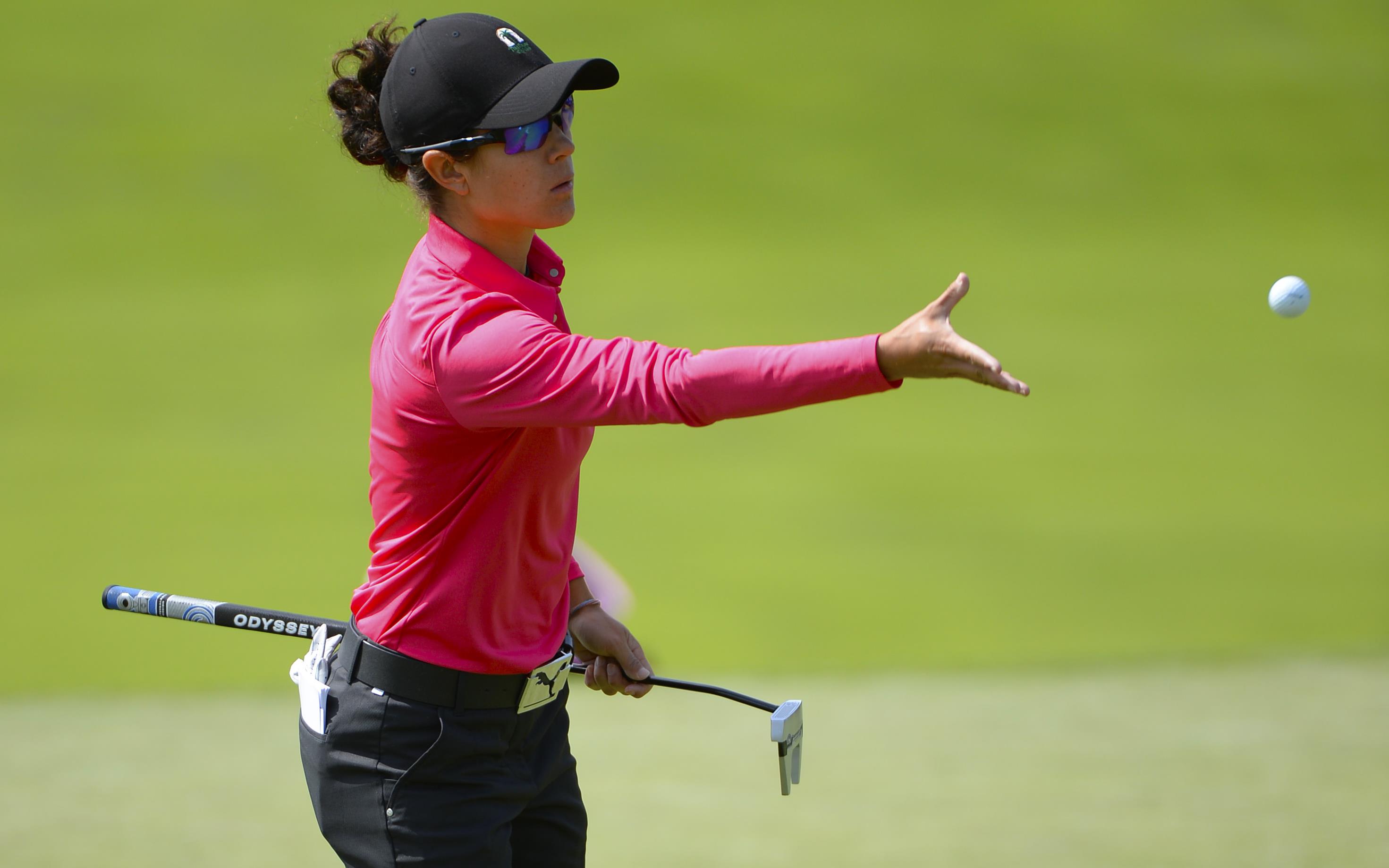 Dewi-Claire Schreefel