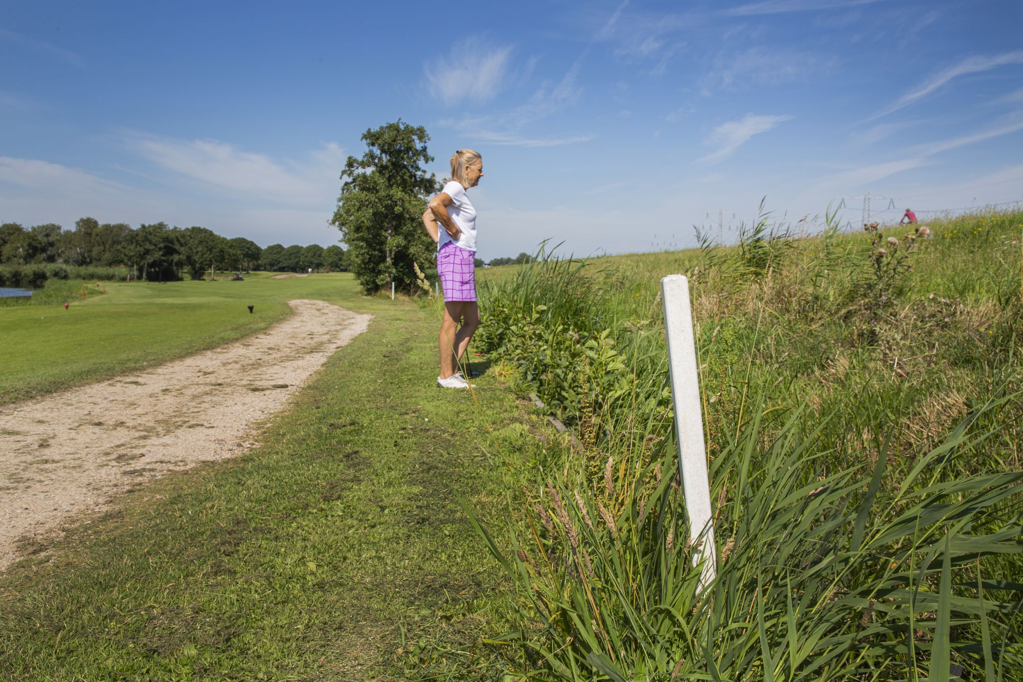 golfregels bal buiten de baan out of bounds